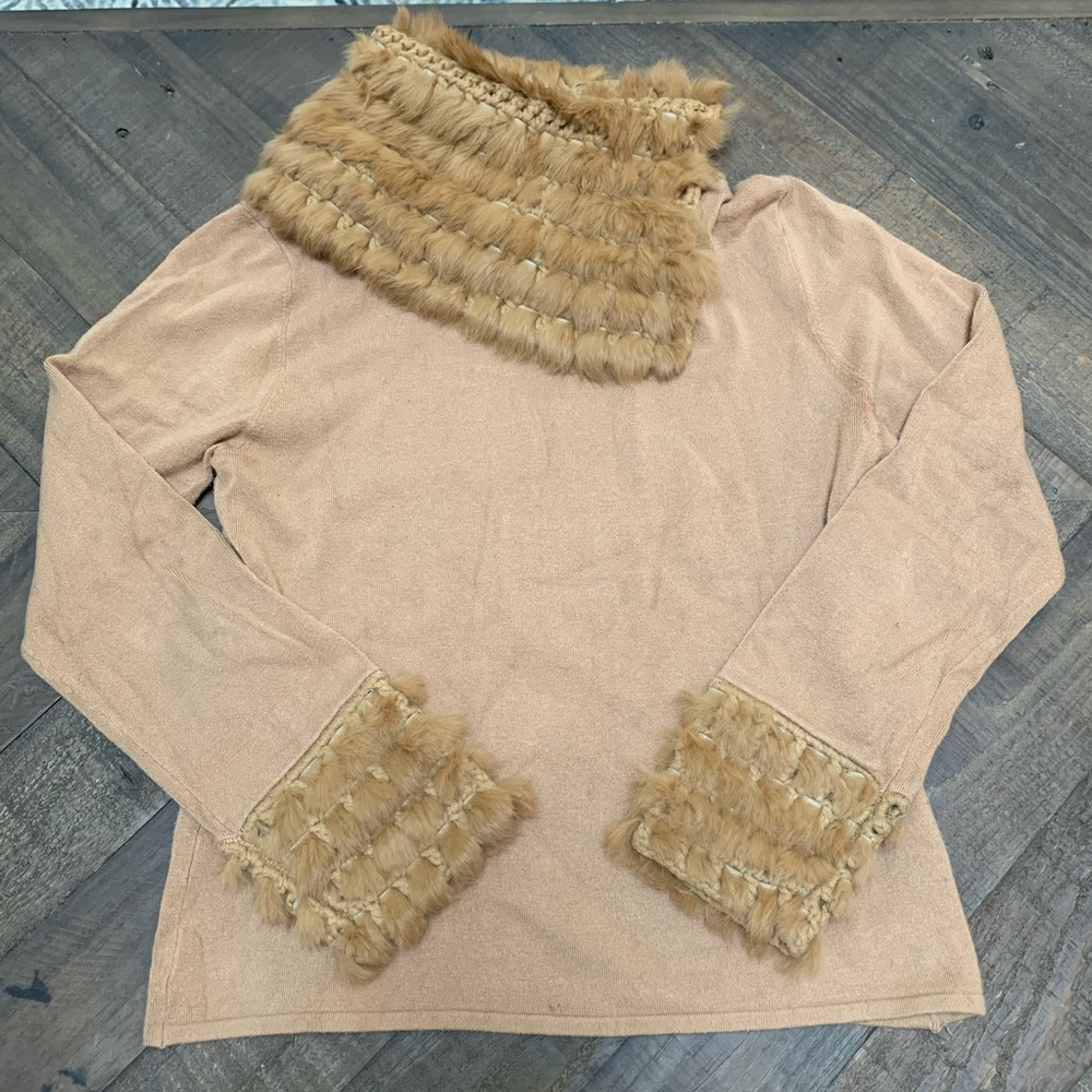 Yuka | Fur Trimmed Split Neck Knit Top